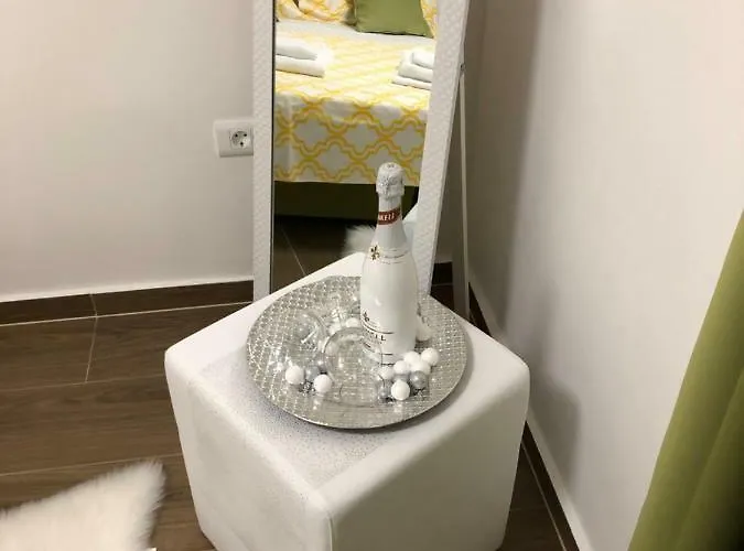 Sunset Gold 公寓 *